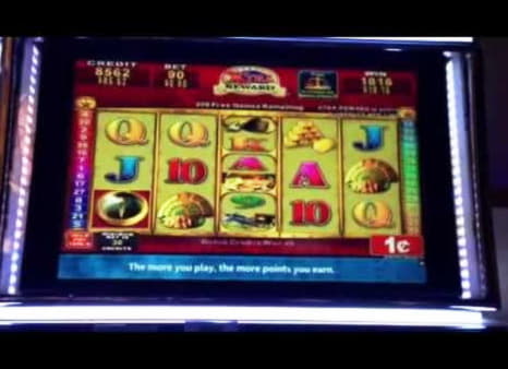 €111 Free Money at Royal Vegas Casino