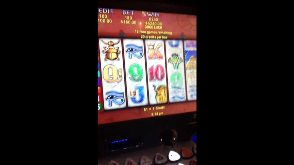 $285 Casino Chip at Royal Vegas Casino