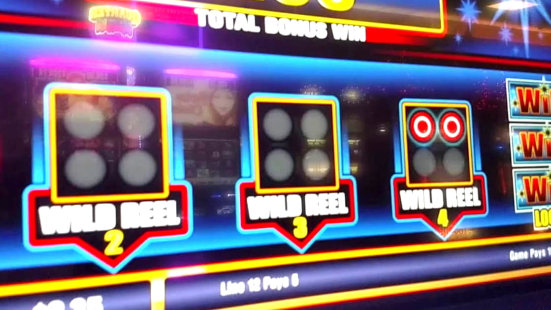 220 Free spins no deposit at Royal Vegas Casino