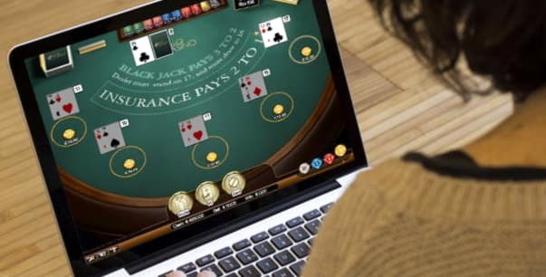 €575 Daily freeroll slot tournament at Royal Vegas Casino