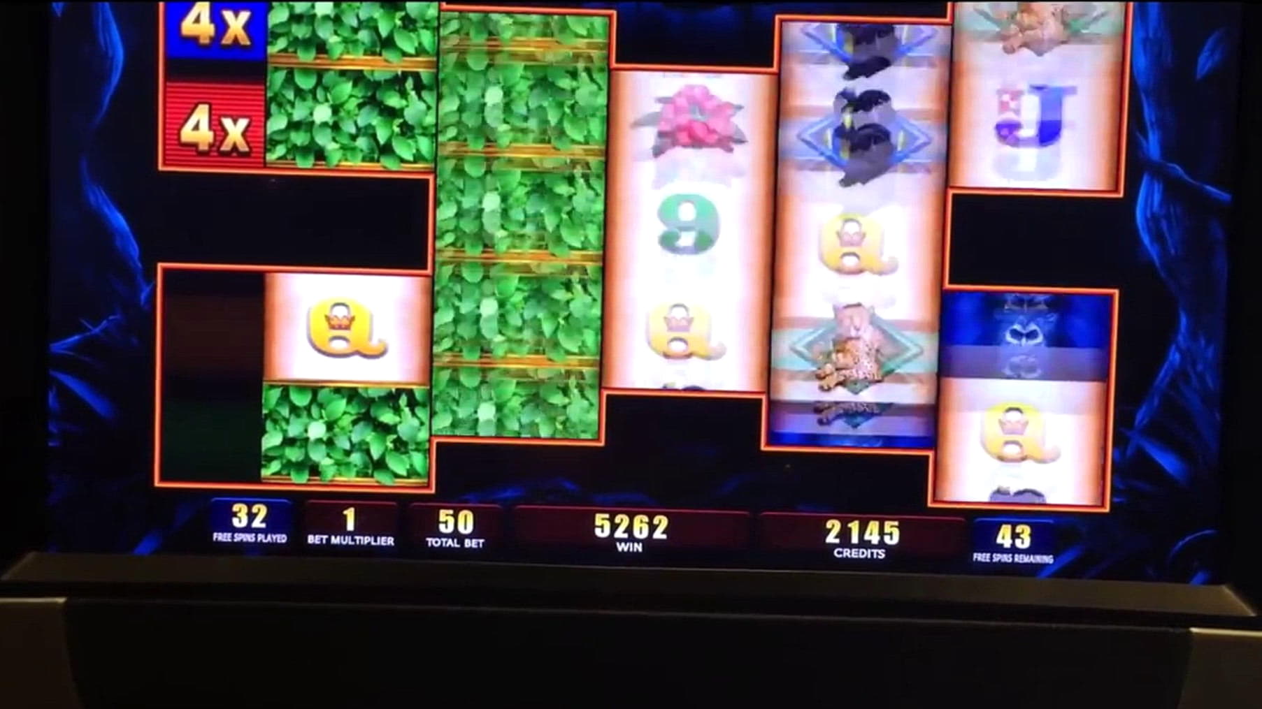 $950 Daily freeroll slot tournament at Thebes Casino