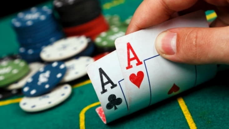 195 Free Spins no deposit at Thebes Casino