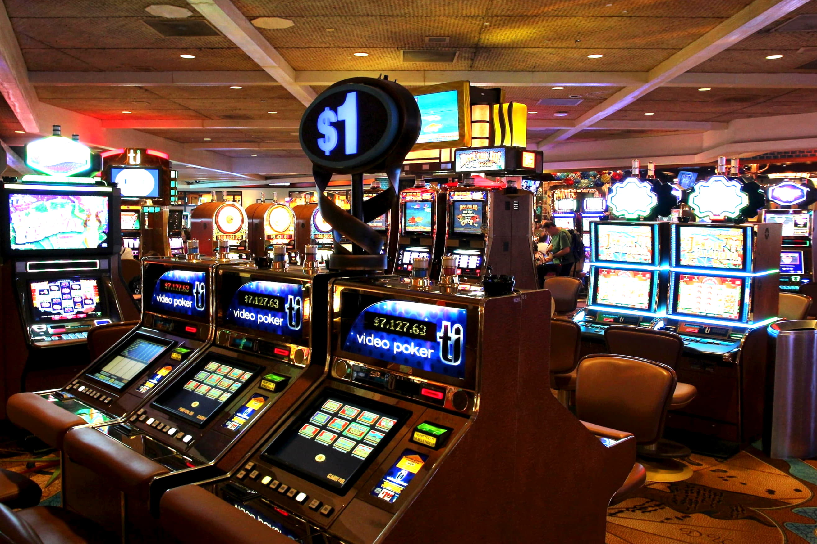€310 Free Chip at Platin Casino