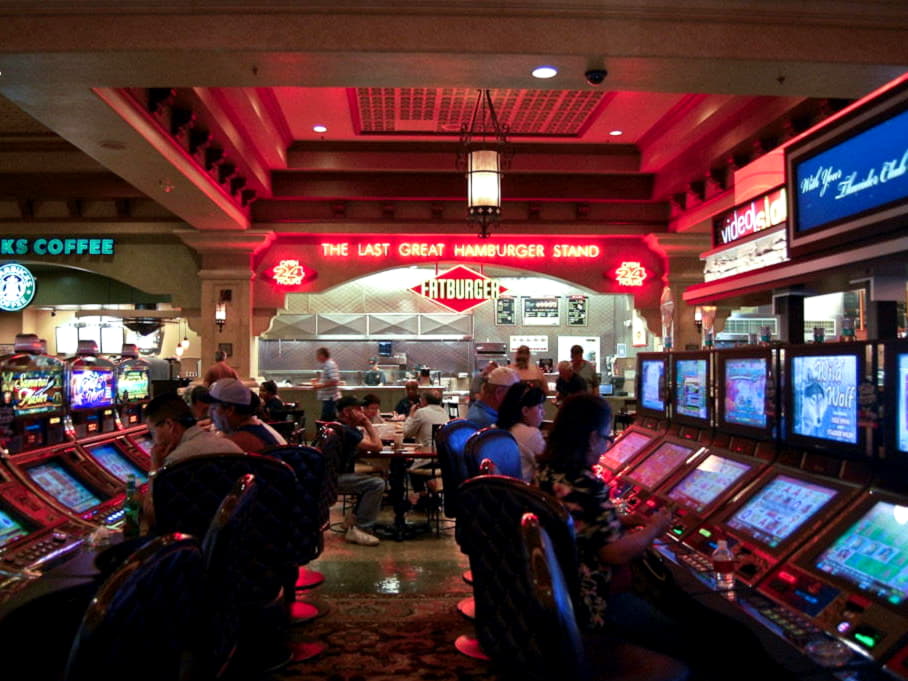 535% Casino Welcome Bonus at CasiPlay Casino
