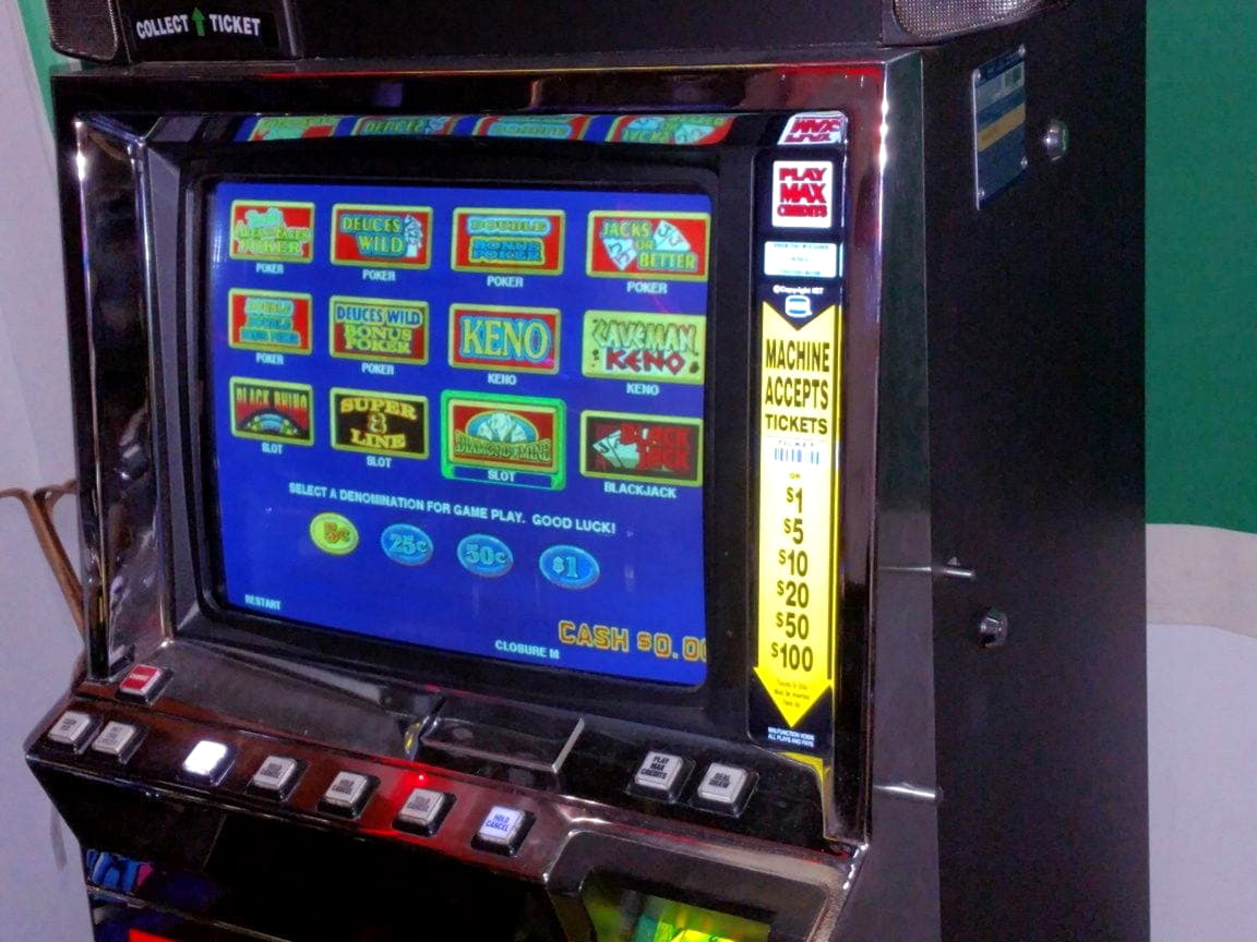 EUR 645 FREE CHIP at 888 Casino