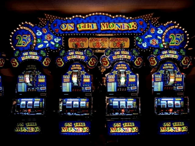 33 free spins at Amazing Casino 