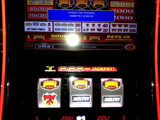 210 Free Casino Spins at Mongoose Casino