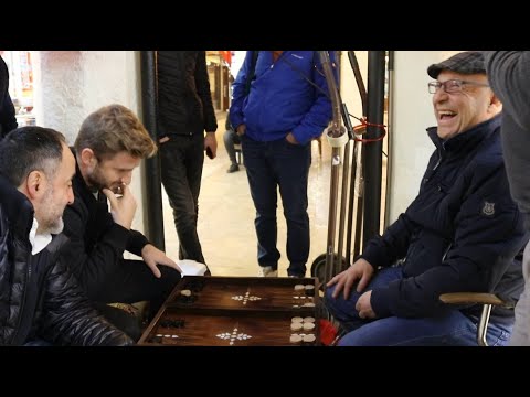 Undercover Backgammon Grandmaster maén di Istanbul Grand Bazaar (FUN TO NONTON!)